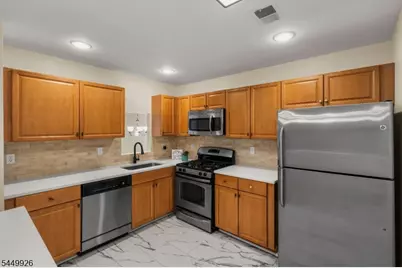 127 Chariot Ct, Piscataway Township, NJ 08854 - Photo 13
