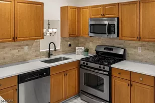 127 Chariot Ct, Piscataway Township, NJ 08854 - Photo 17
