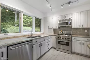 101 Rippling Brook Way, Bernardsville, NJ 07924 - Photo 11