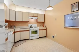 179 Gregory Ln, Franklin Township, NJ 08823 - Photo 7