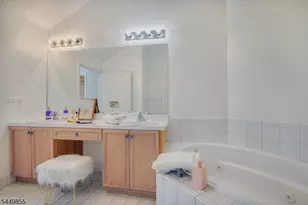 408 Kensington Ln, Livingston Twp., NJ 07039 - Photo 9