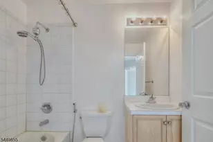 408 Kensington Ln, Livingston Twp., NJ 07039 - Photo 27