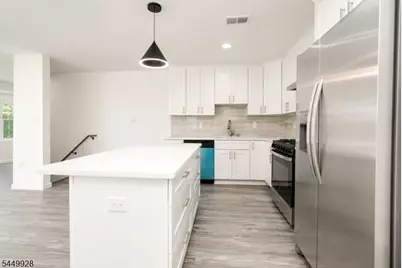 131 Lindsley Pl, East Orange, NJ 07018 - Photo 5