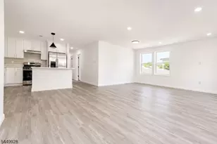 131 Lindsley Pl, East Orange, NJ 07018 - Photo 3