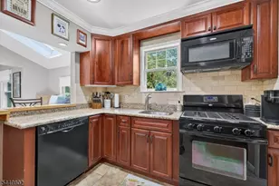 21 Crossbrook Rd, Livingston, NJ 07039 - Photo 11