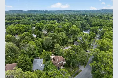 21 Crossbrook Rd, Livingston, NJ 07039 - Photo 49
