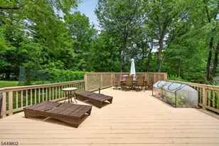 21 Crossbrook Rd, Livingston, NJ 07039 - Photo 39