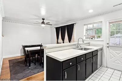 36 Byrnes Ln, Sayreville, NJ 08872 - Photo 9