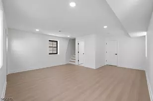 749 S 11th St, Newark, NJ 07103 - Photo 33