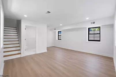 749 S 11th St, Newark, NJ 07103 - Photo 31