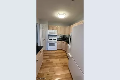 81 Crestview Ln, Mount Arlington, NJ 07856 - Photo 9