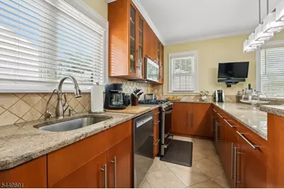 24 Synott Pl, Newark, NJ 07106 - Photo 9