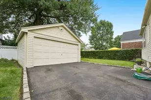 24 Synott Pl, Newark, NJ 07106 - Photo 33