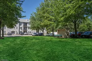 602 Brittany Dr, Wayne, NJ 07470 - Photo 29