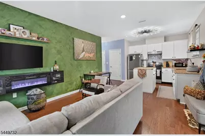 2 Bland Ctunit #3, Bloomfield Twp., NJ 07003 - Photo 3
