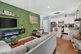 2 Bland Ctunit, Bloomfield Twp., NJ 07003 - Photo 3
