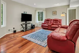 13 Delbarton Ct, Washington Township, NJ 07840 - Photo 9