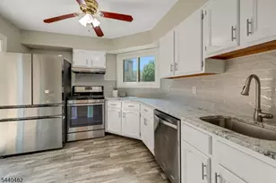13 Delbarton Ct, Washington Township, NJ 07840 - Photo 15