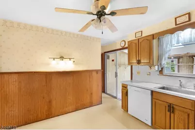 48 Wilrue Pkwy, Pequannock Township, NJ 07444 - Photo 13
