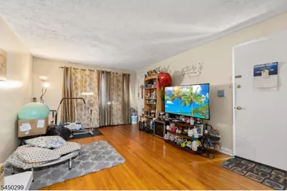 637 Myrtle St, Elizabeth, NJ 07202 - Photo 5