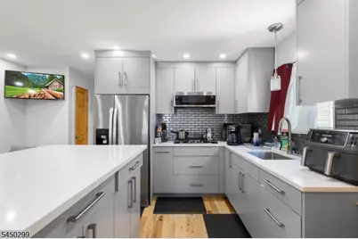 637 Myrtle St, Elizabeth, NJ 07202 - Photo 15