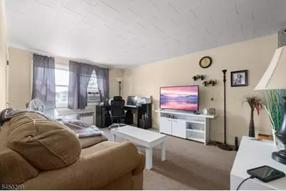 637 Myrtle St, Elizabeth, NJ 07202 - Photo 9