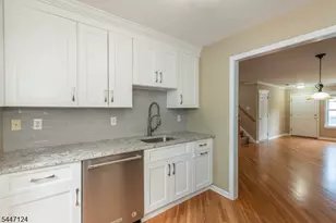11 Cooper Ln, Long Hill Township, NJ 07946 - Photo 7