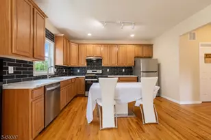 160 Teeple Pl, South Plainfield, NJ 07080 - Photo 9