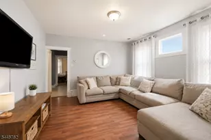 185 Grumman Ave, Newark, NJ 07112 - Photo 9