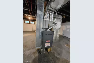 185 Grumman Ave, Newark, NJ 07112 - Photo 21