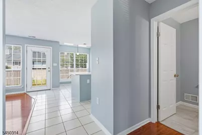 9 Balboa Ln, Franklin Township, NJ 08823 - Photo 5