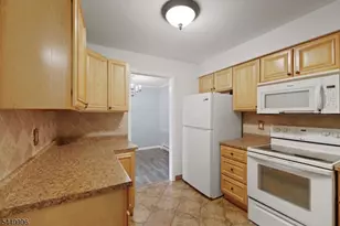 93 Overlook Dr, Union Township, NJ 08809 - Photo 15