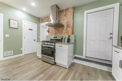283 Dr Martin Luther King J, Newark, NJ 07102 - Photo 13