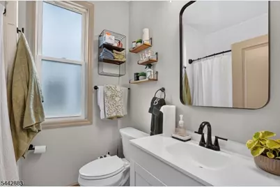 81 Grace St, Irvington, NJ 07111 - Photo 13
