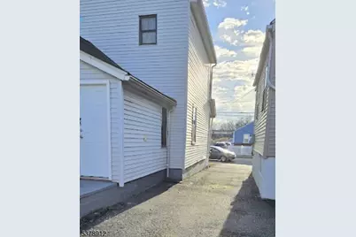 101 Carlton Ave, East Rutherford, NJ 07073 - Photo 23