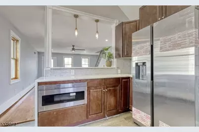 101 Carlton Ave, East Rutherford, NJ 07073 - Photo 9
