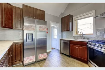 101 Carlton Ave, East Rutherford, NJ 07073 - Photo 7