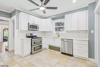 423 E Lincoln Ave, Roselle Park, NJ 07204 - Photo 3