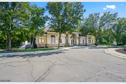 107 Brittany Ct, Clifton, NJ 07013 - Photo 23