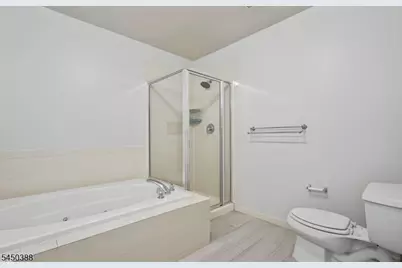 107 Brittany Ct, Clifton, NJ 07013 - Photo 19
