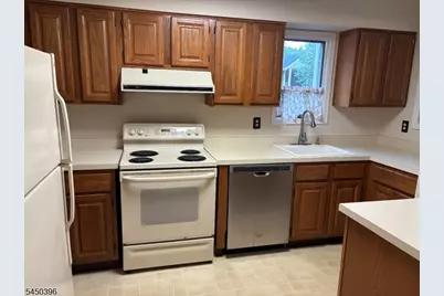 135 Westchester Ter, Clinton Township, NJ 08801 - Photo 3