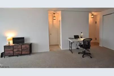 5 Roosevelt Pl #5C, Montclair, NJ 07042 - Photo 7