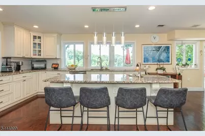 146 Lakewood Dr, Denville, NJ 07834 - Photo 15