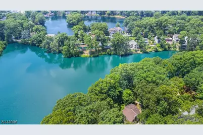 146 Lakewood Dr, Denville, NJ 07834 - Photo 49