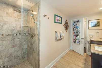 146 Lakewood Dr, Denville, NJ 07834 - Photo 33