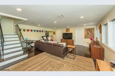 146 Lakewood Dr, Denville, NJ 07834 - Photo 11