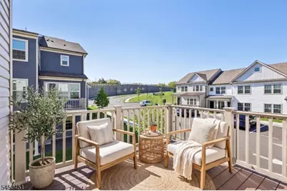 1 Periwinkle Ln, Warren Township, NJ 07059 - Photo 9