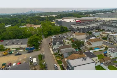 190 Devon Ter, Kearny, NJ 07032 - Photo 3