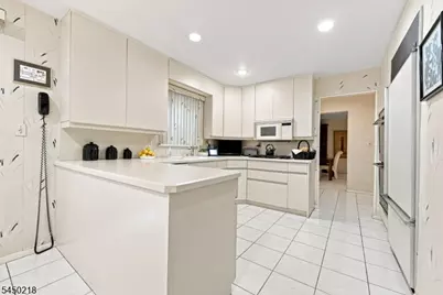 18 Druid Hill Dr, Parsippany, NJ 07054 - Photo 7