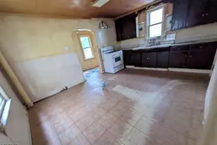 376 Myrtle Ave, Irvington, NJ 07111 - Photo 3